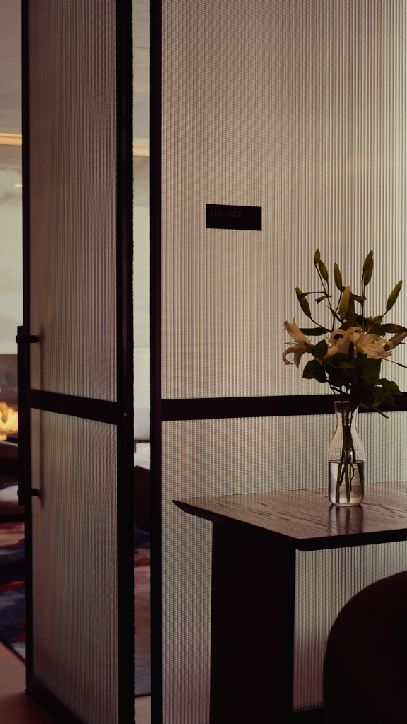 Glassfoldwall Equinox Hotel (3)