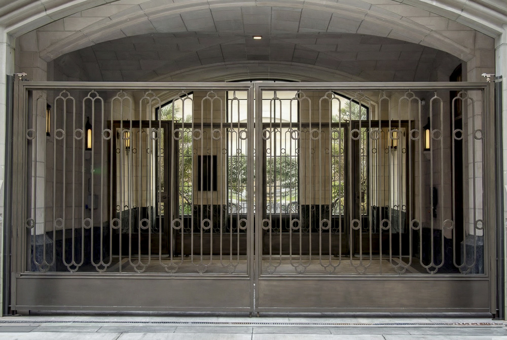 83Rd 2.Jpg Both Gates83rd 2.Jpg Both Gates