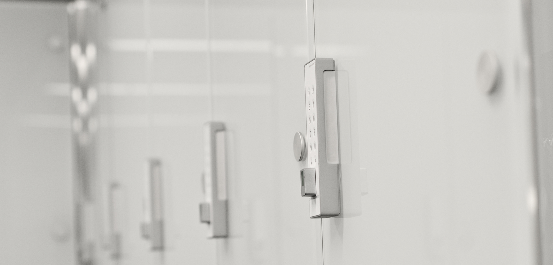 Systems Lockers Glass Concealed Hinge Gallery 2