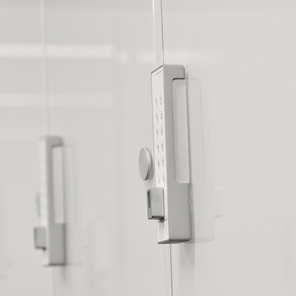 Systems Lockers Glass Concealed Hinge Gallery 2