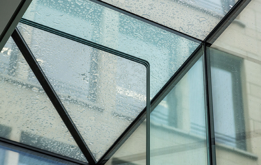 Structural Glass Overview Page 04 Image 0002