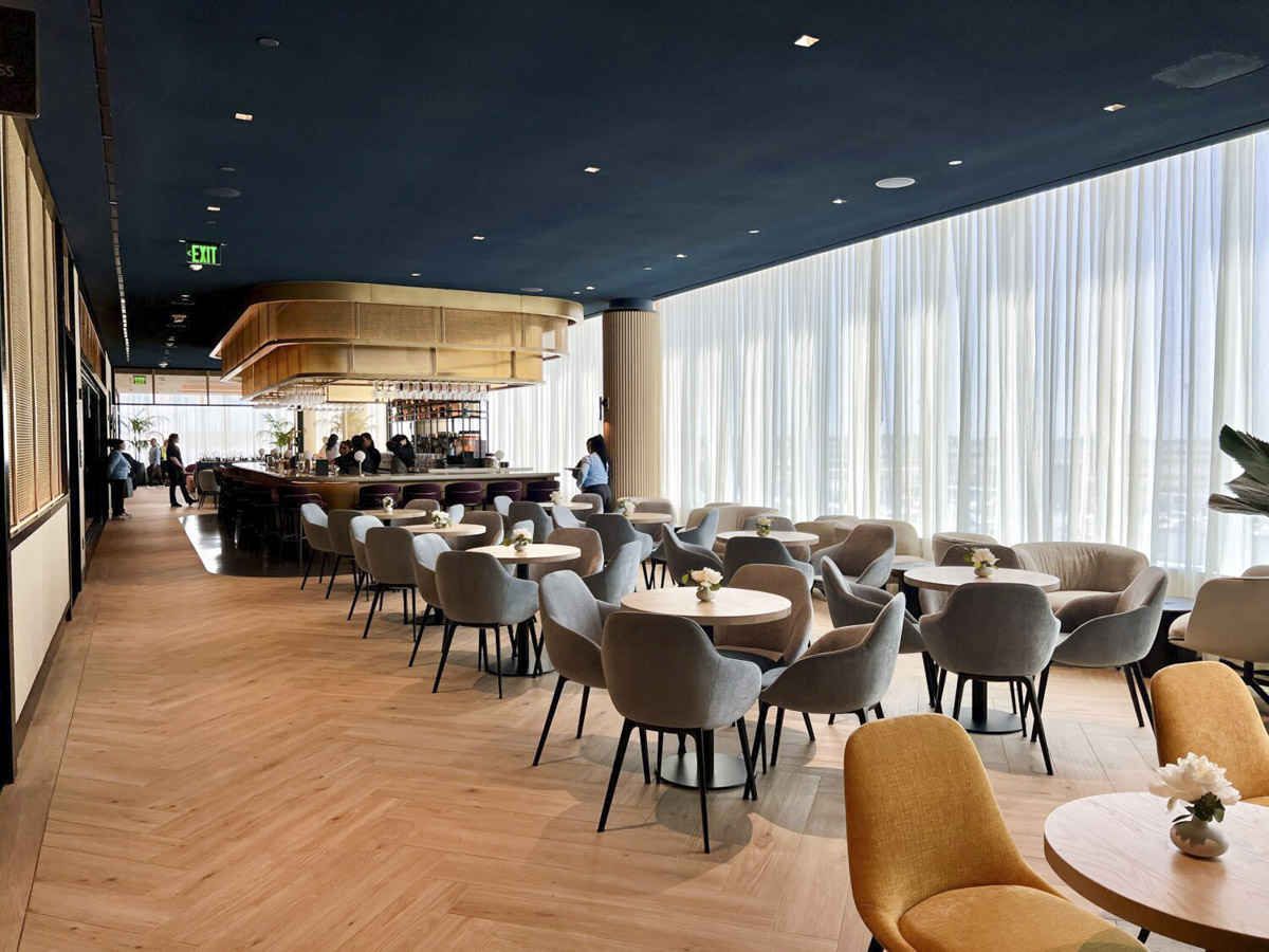 Chase Sapphire Lounge Dining Room Scaled